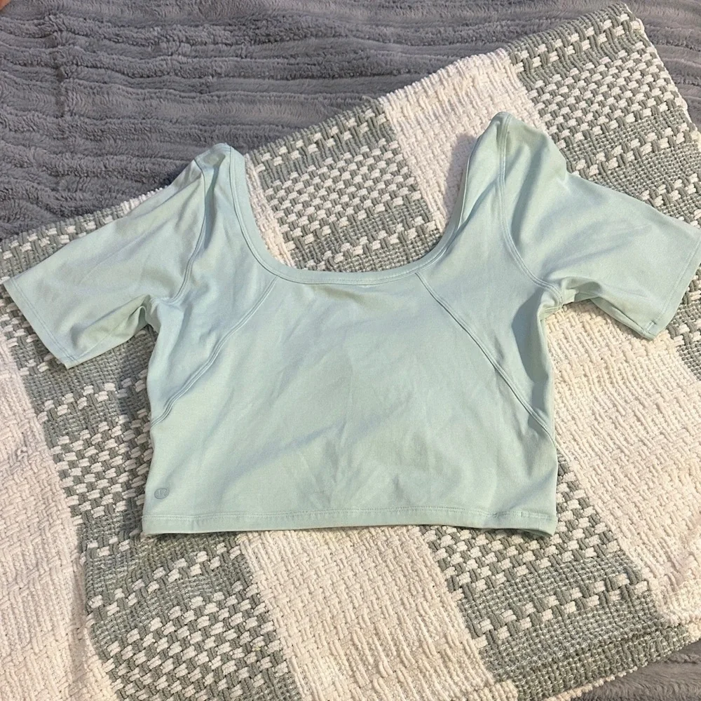 Womens lululemon cropped short sleeve